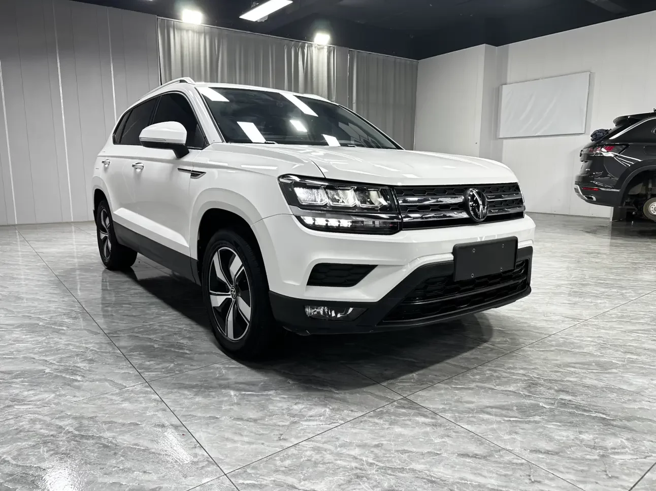 Volkswagen Tharu