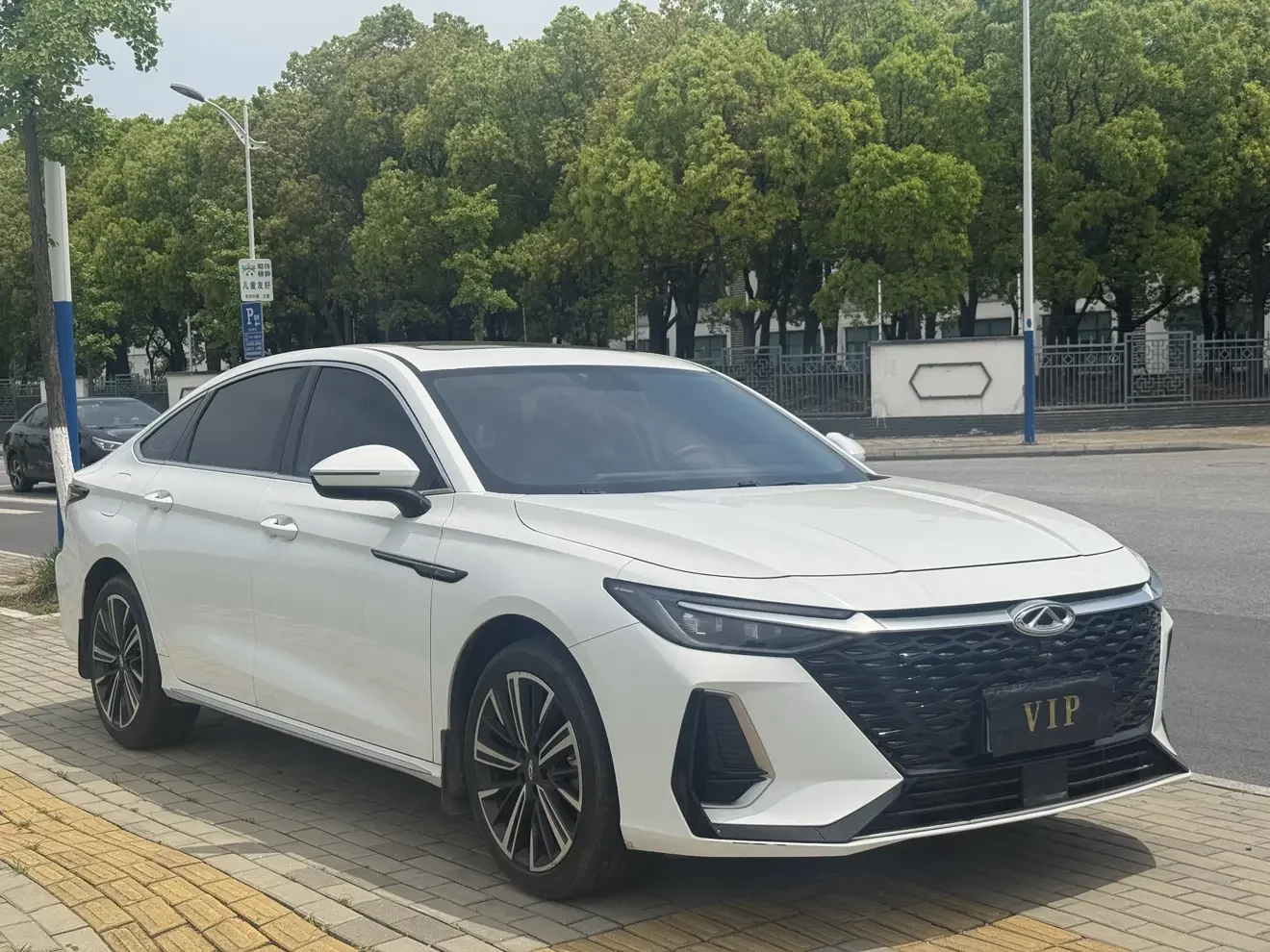 Chery Arrizo 8