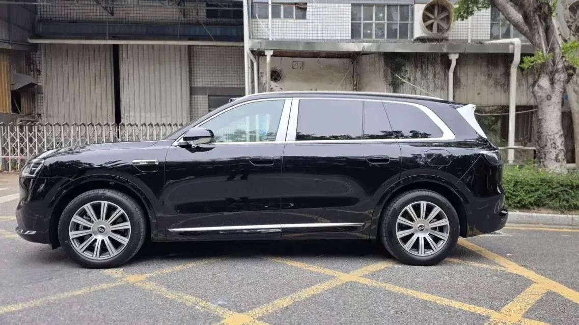 AITO QJM8
