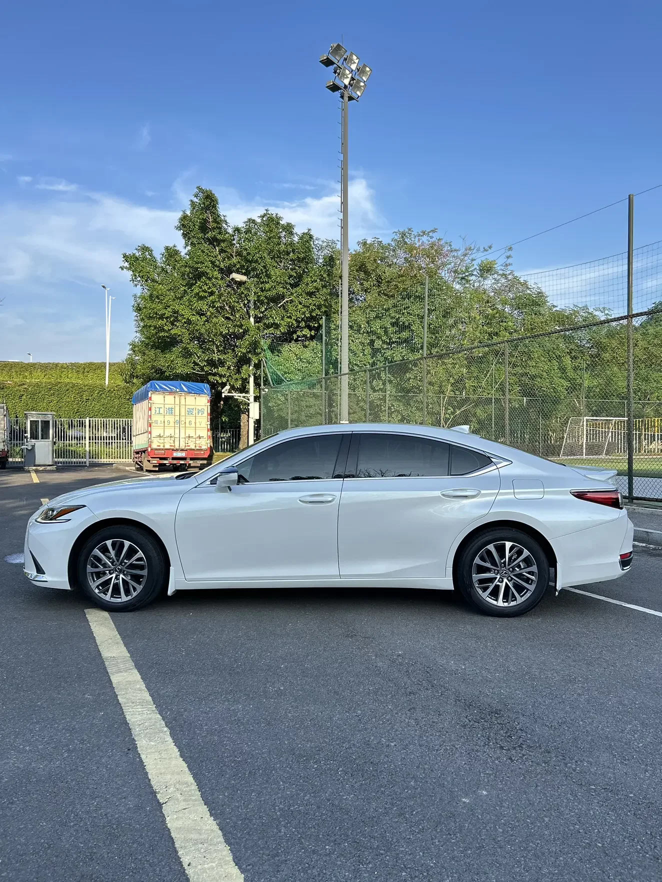 Lexus ES