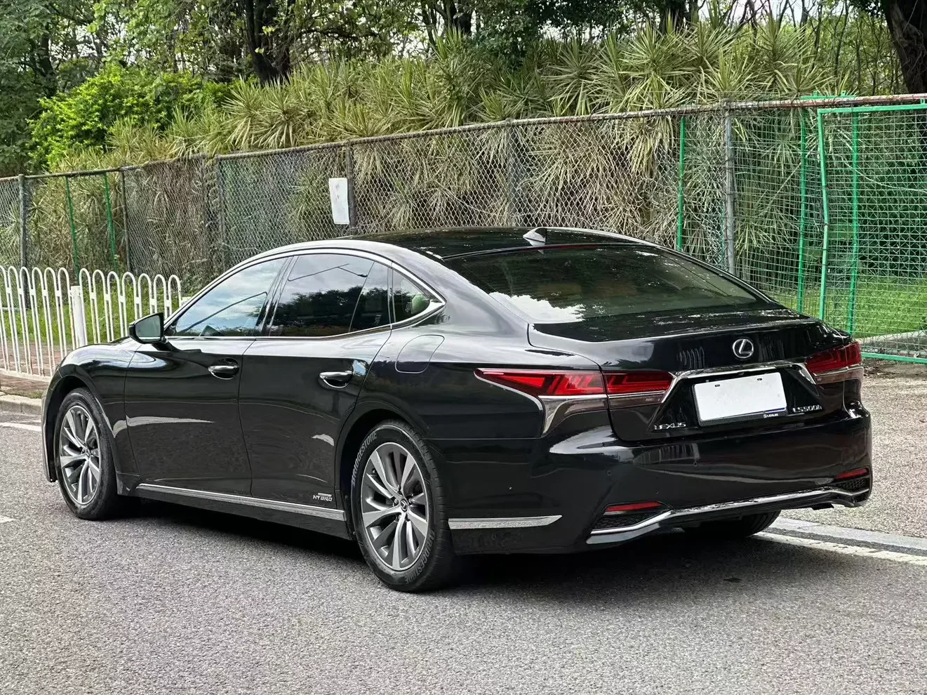 Lexus LS