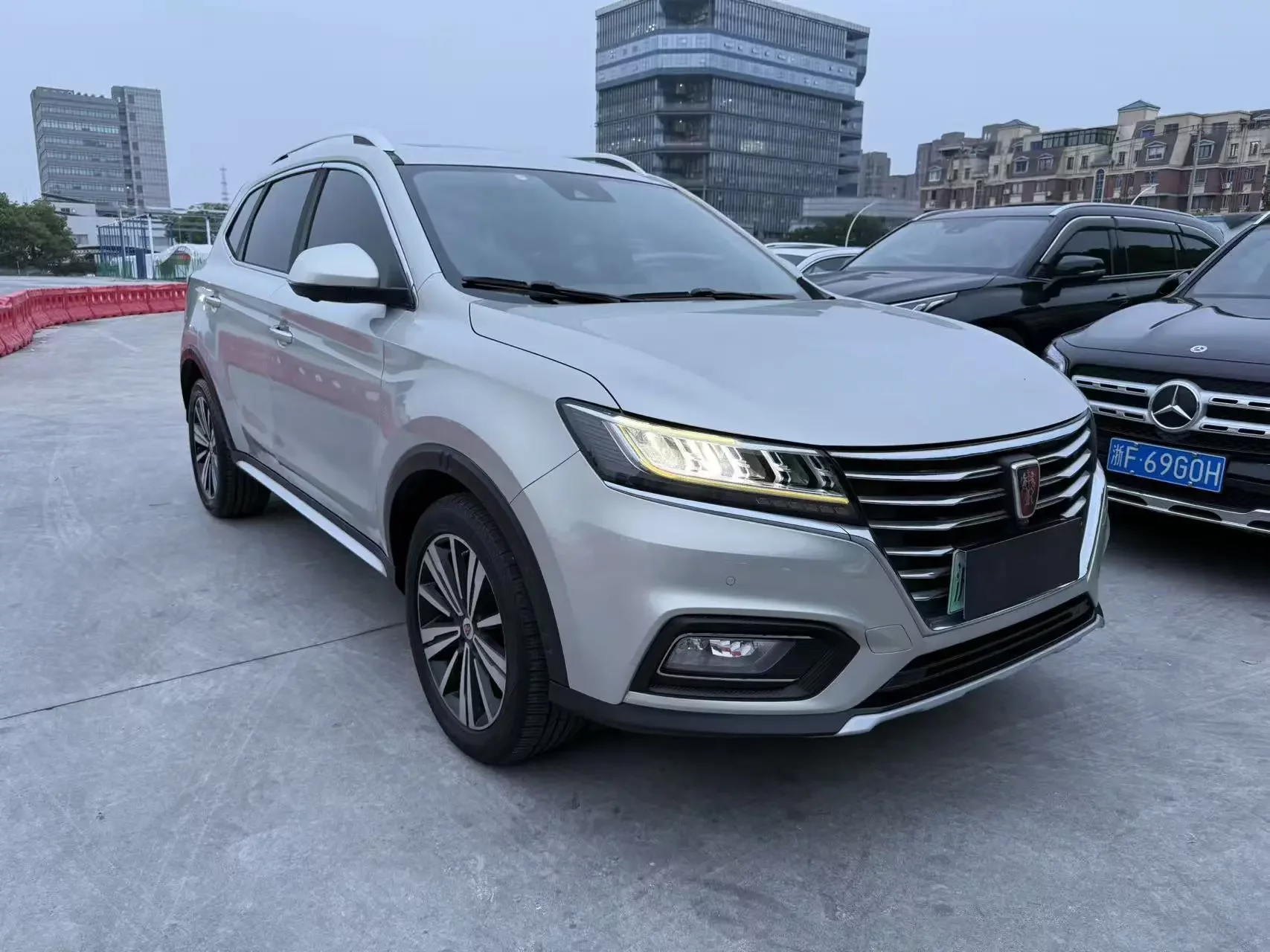 Roewe eRX5