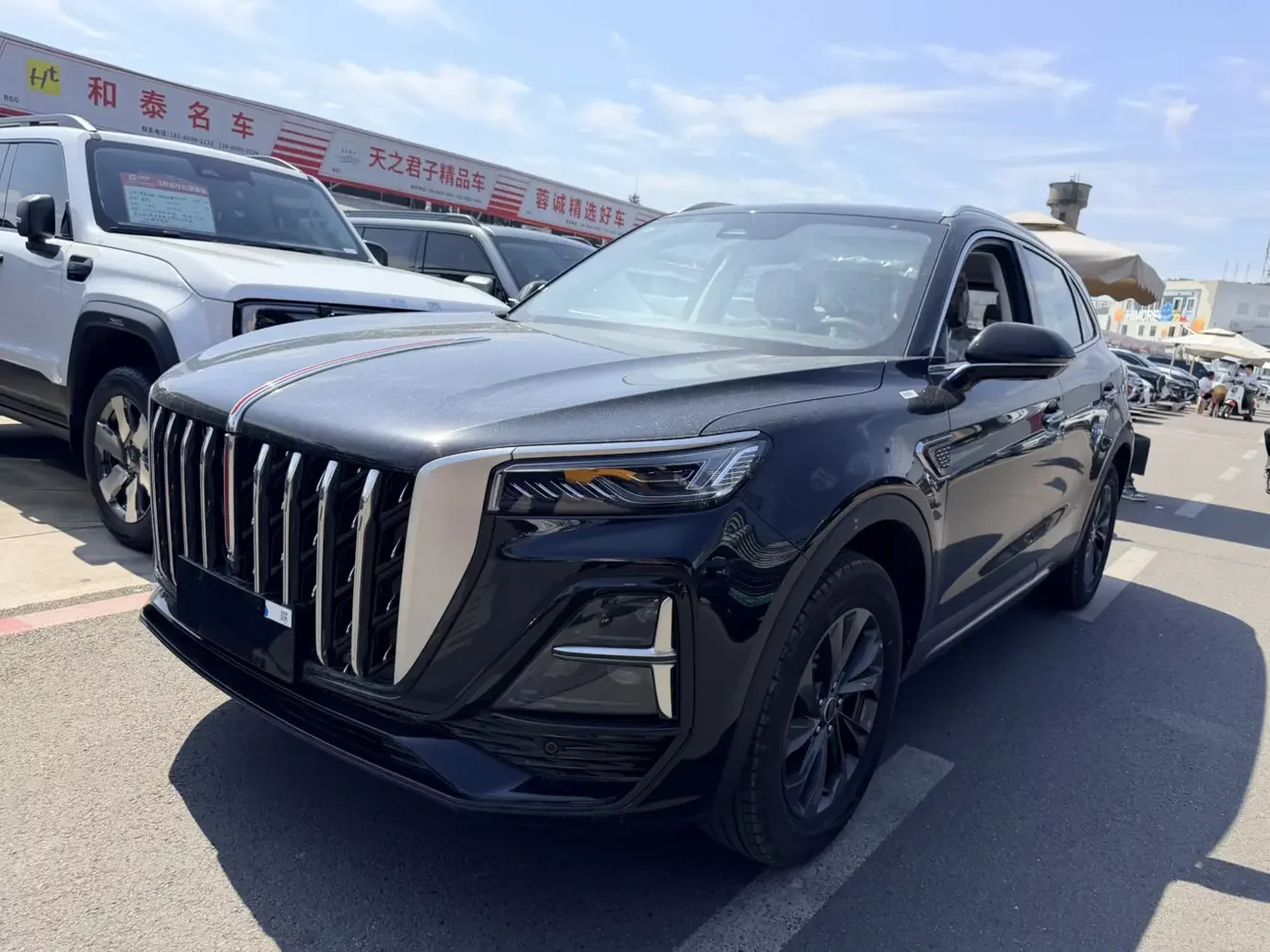 Hongqi HS5