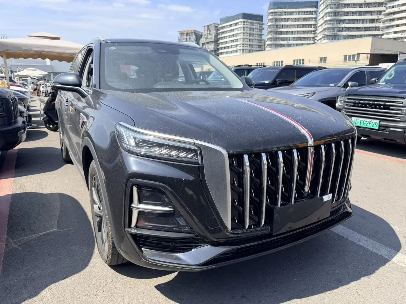 Hongqi HS5