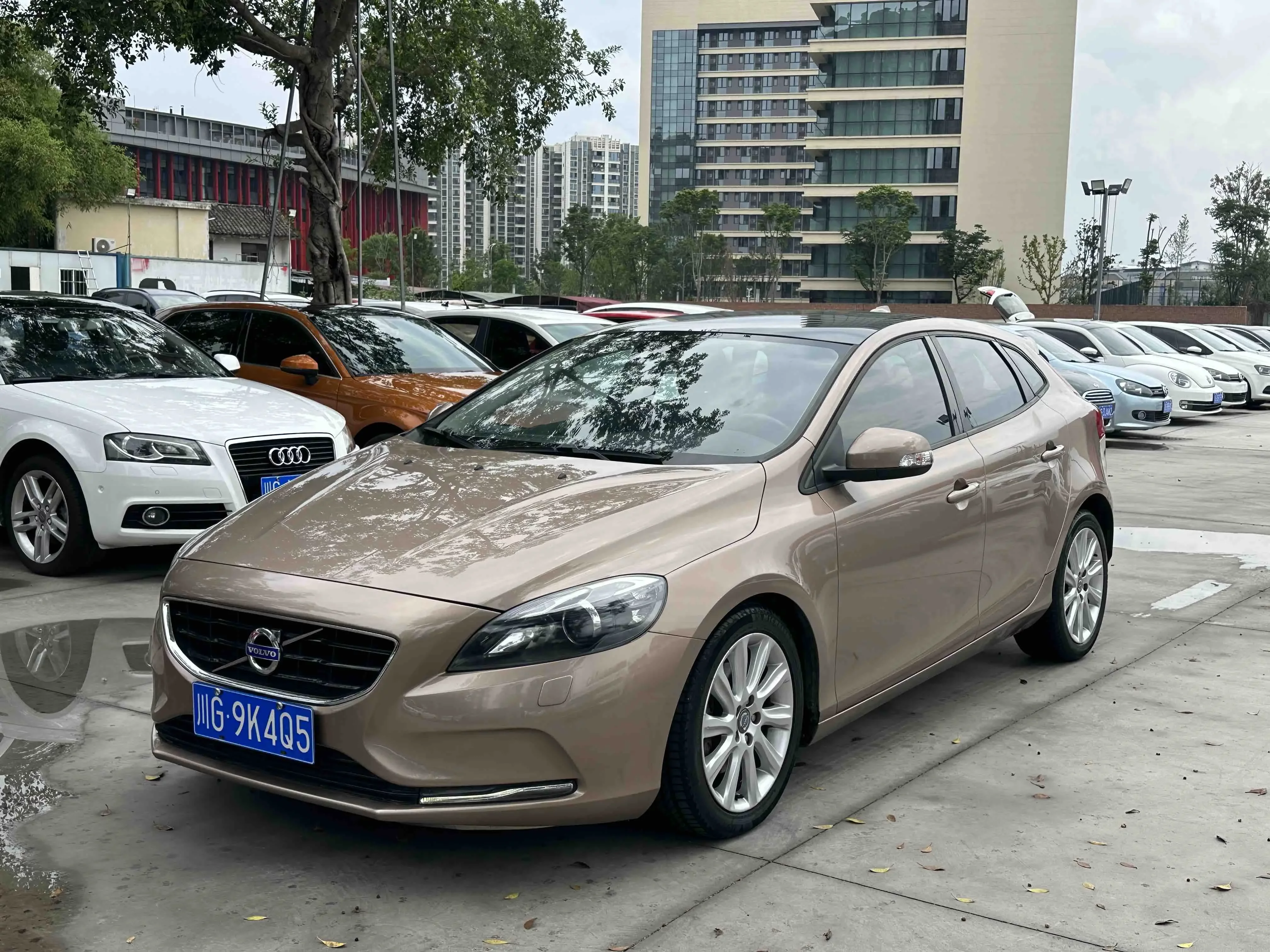 Volvo V40