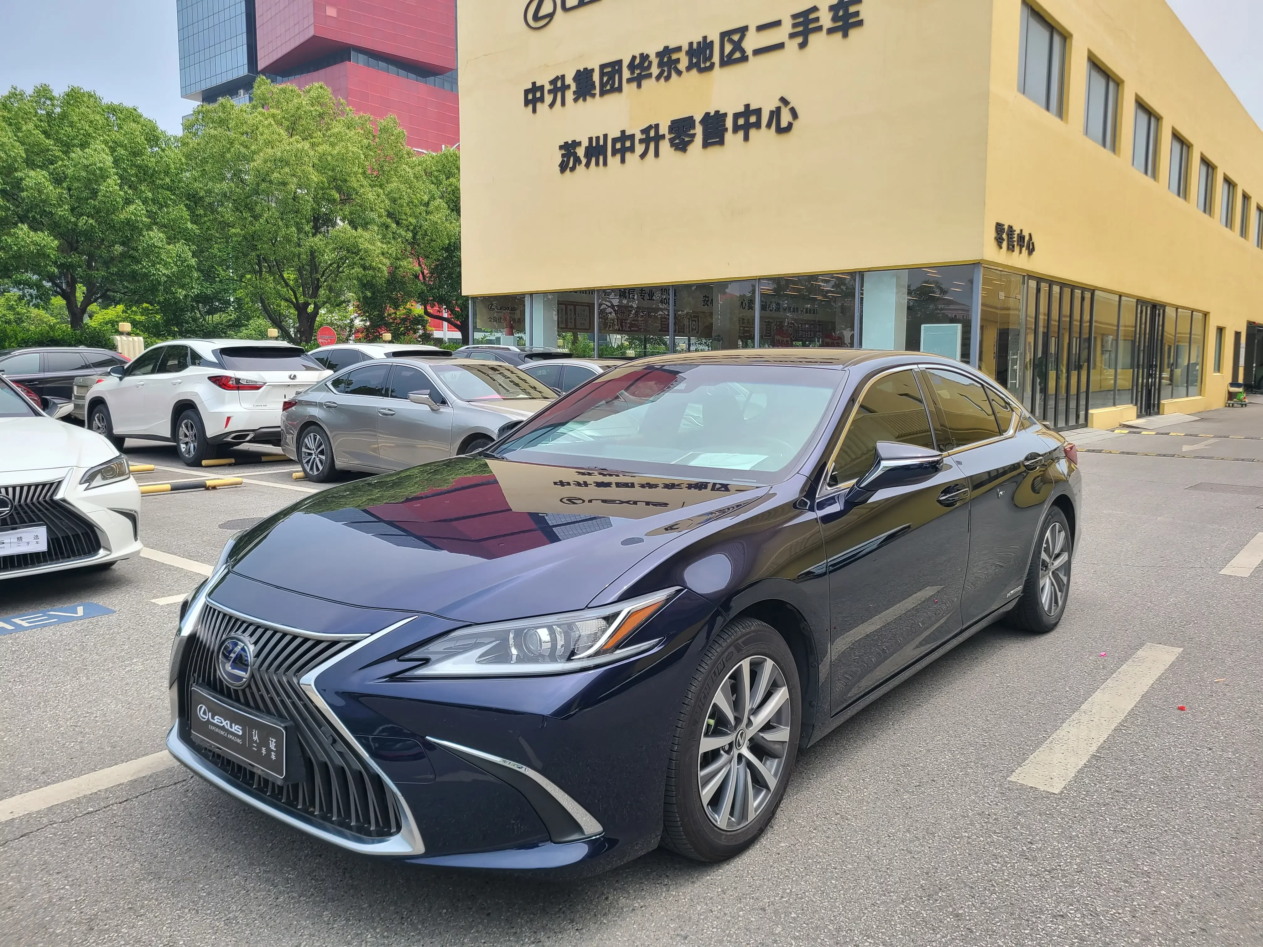 Lexus ES