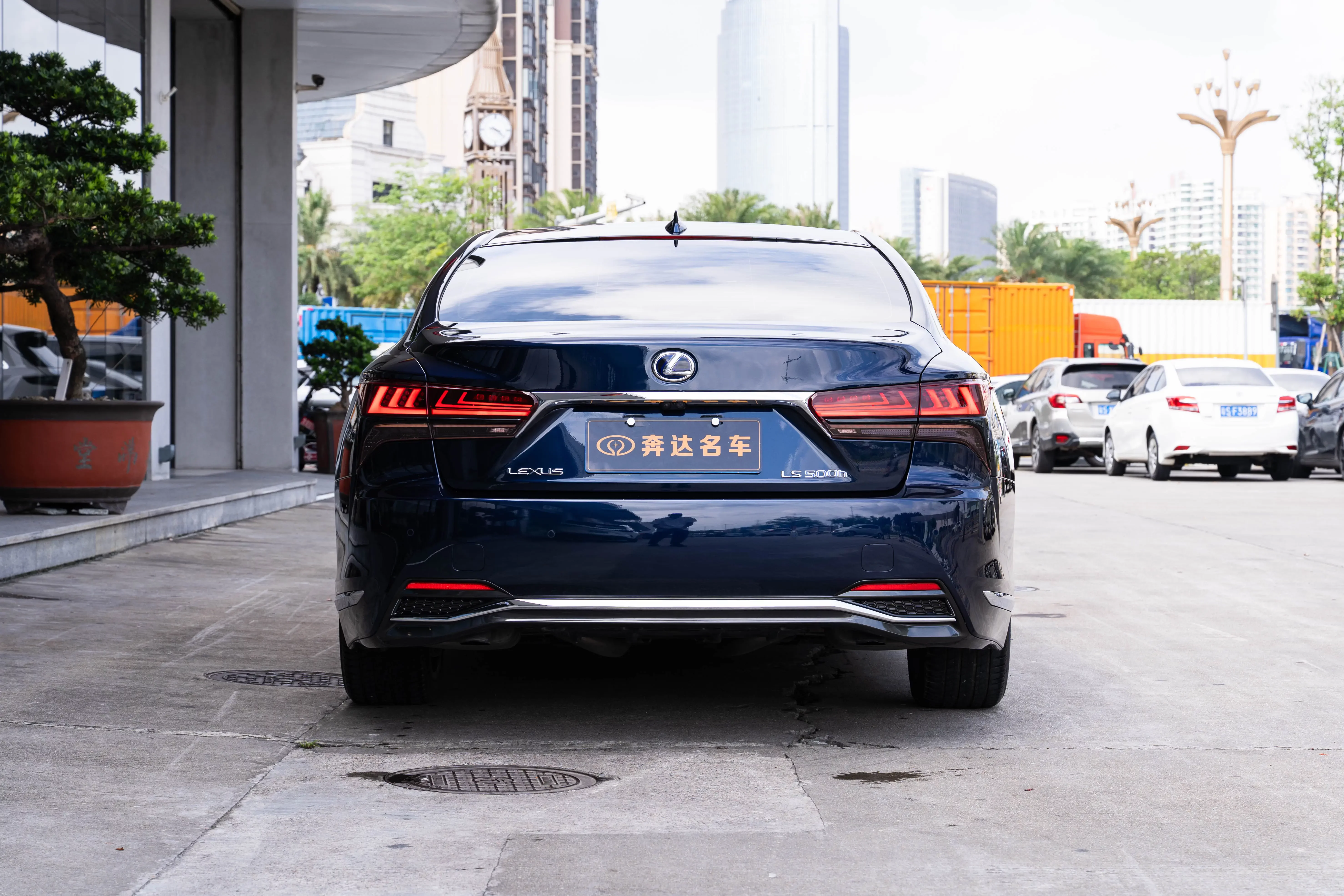 Lexus LS
