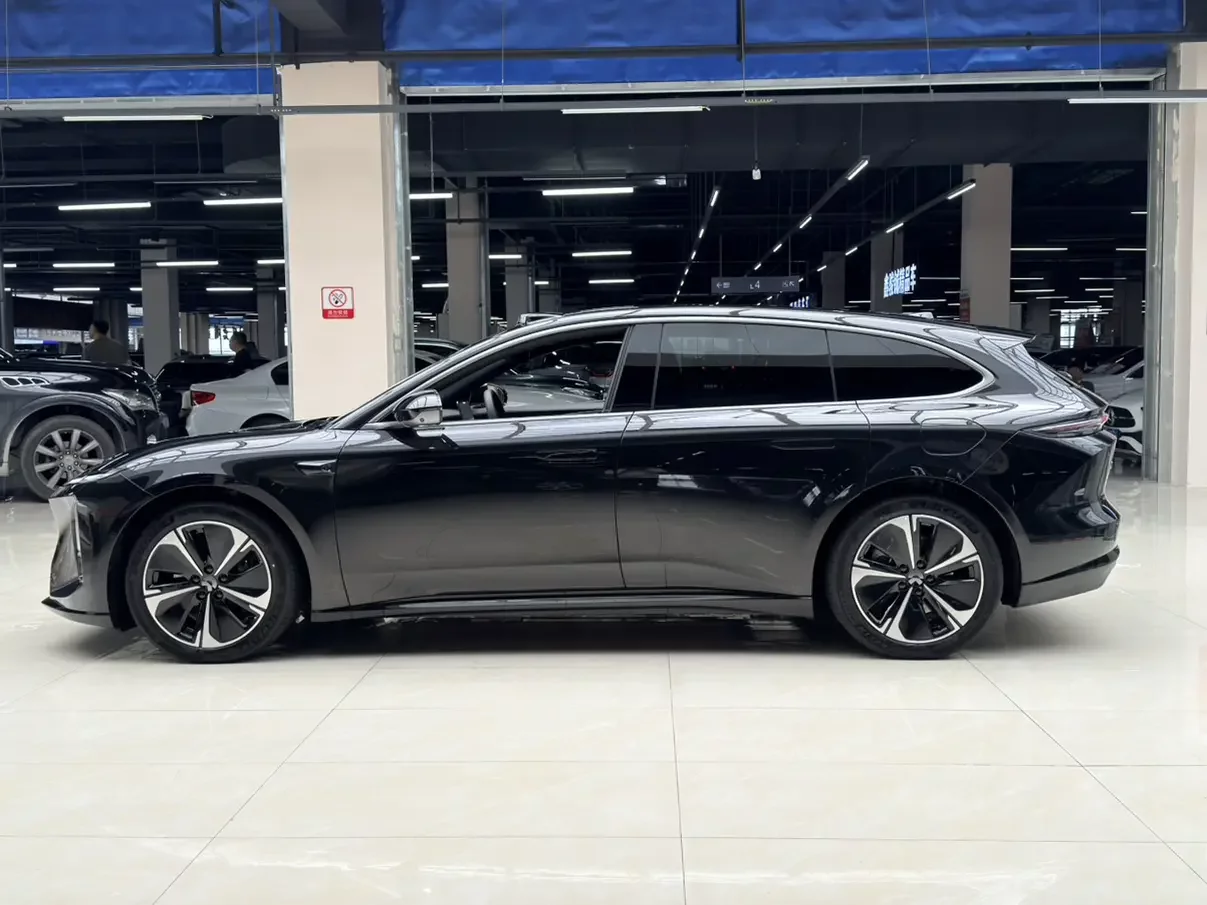 NIO ET5T