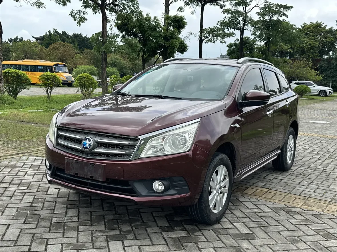 Kai Chen Venucia T70