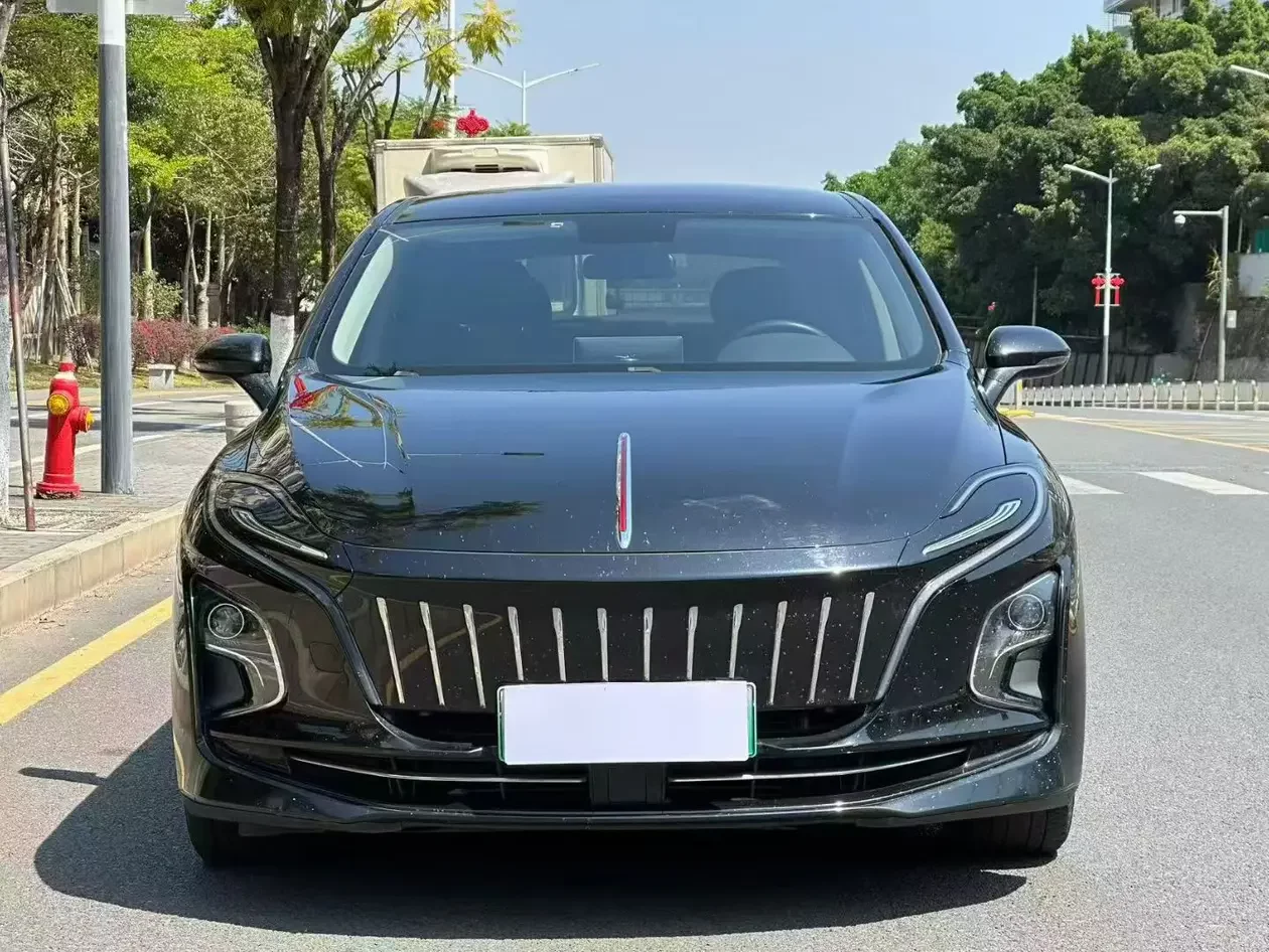 Hongqi E-QM5