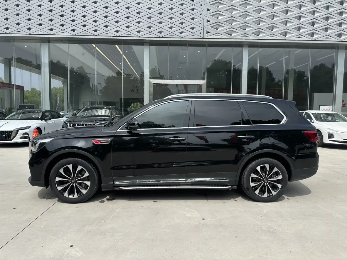 Hongqi HS7
