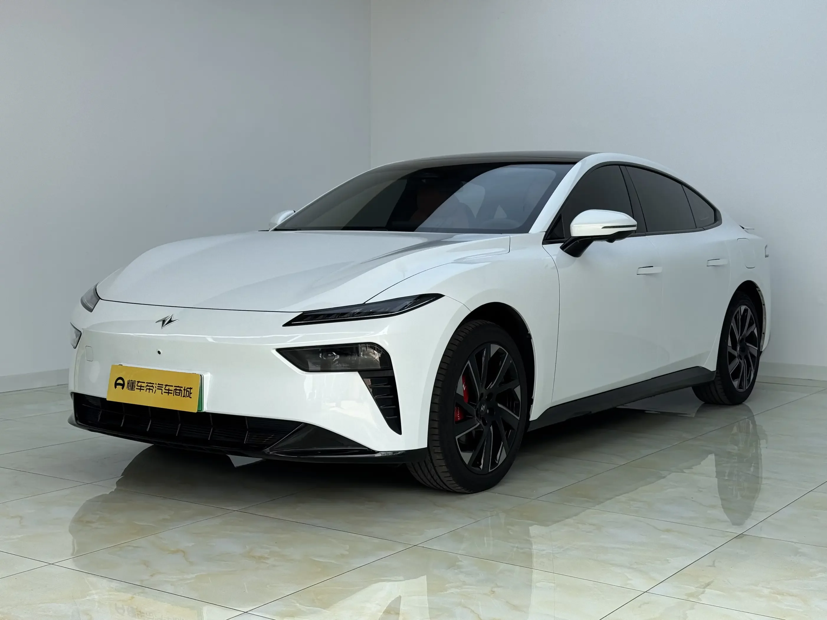Dongfeng Yipai 007  из Китая