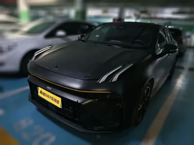 Lynk & Co 03