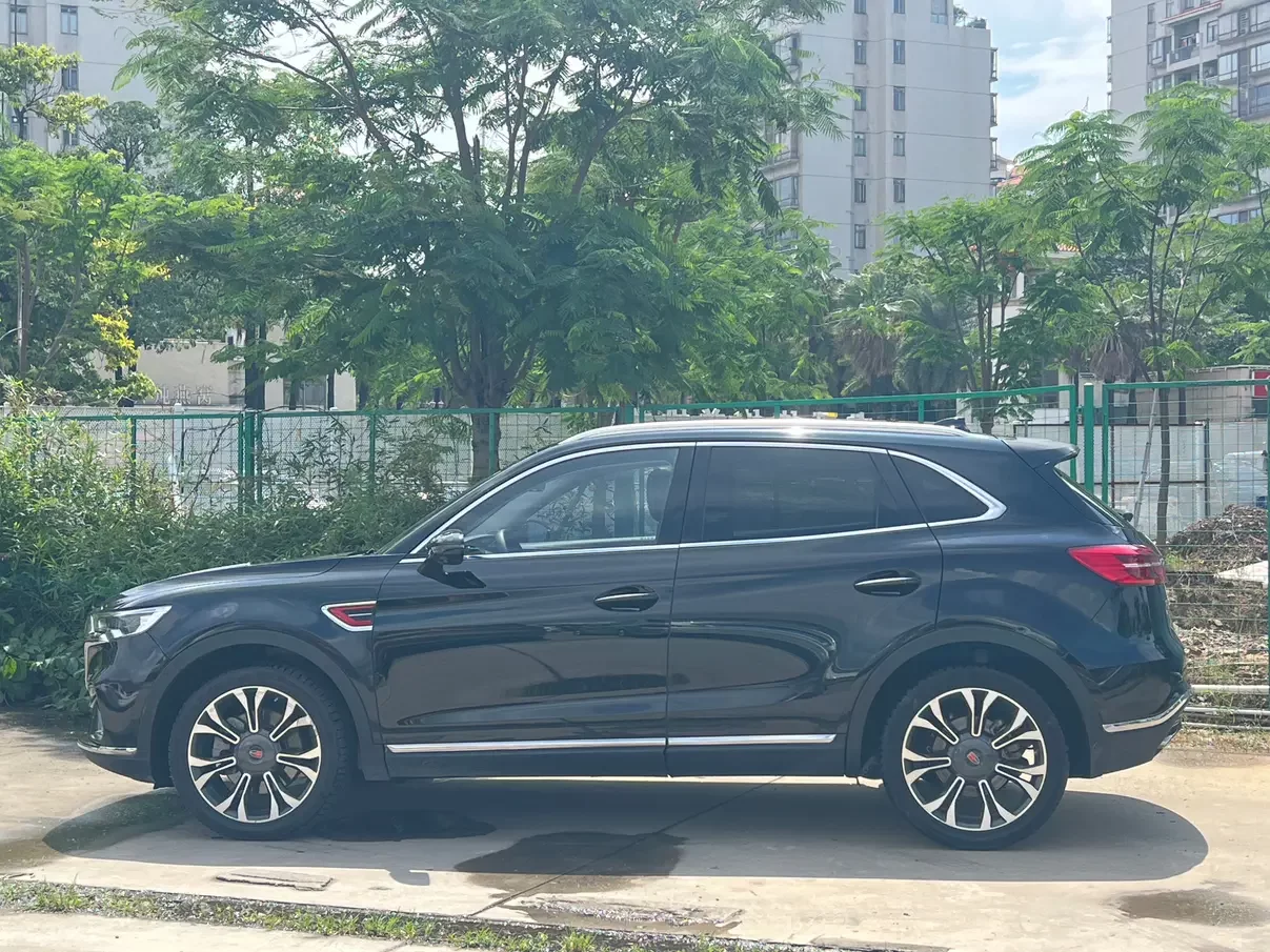 Hongqi HS5