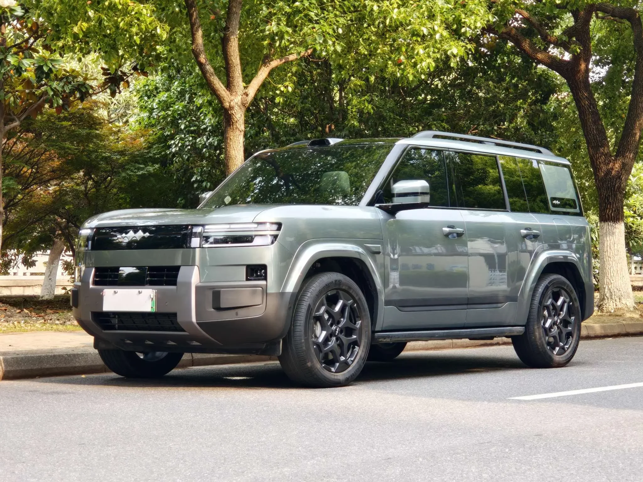 BYD Leopard Titanium 7 PHEV