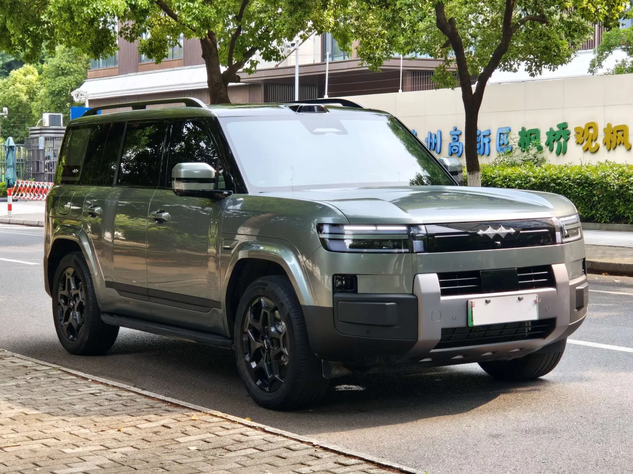 BYD Leopard Titanium 7 PHEV