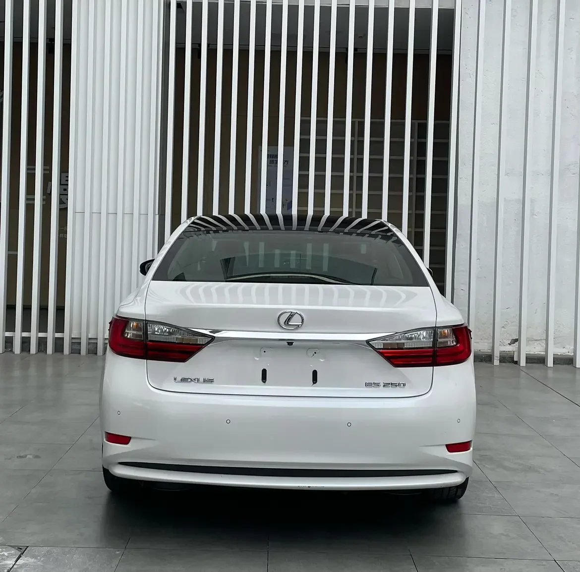 Lexus ES