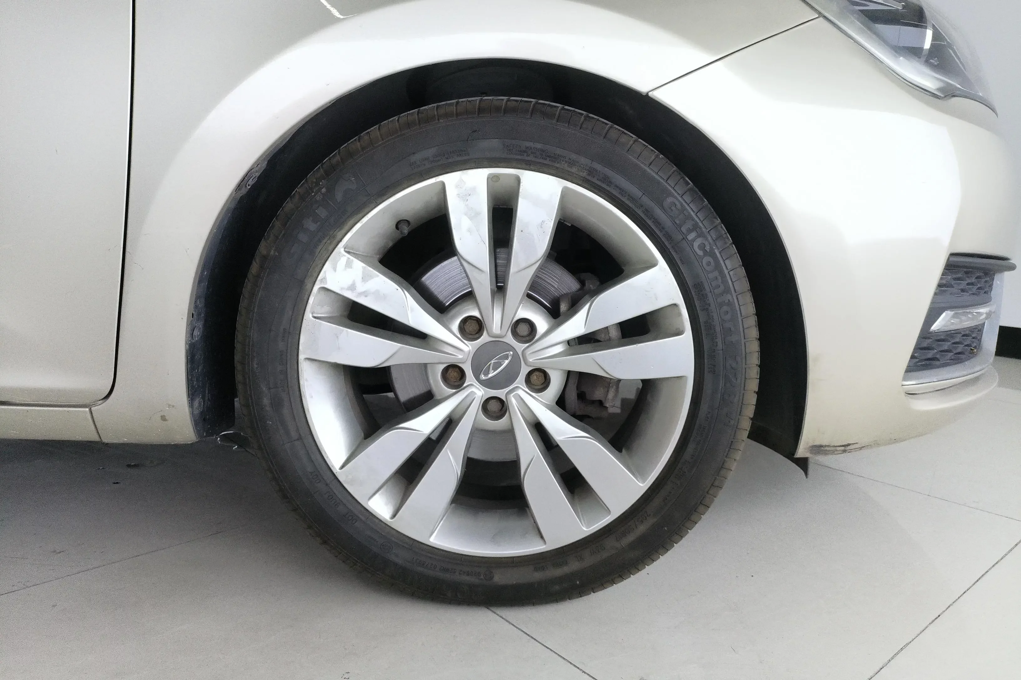 Chery Arrizo 5