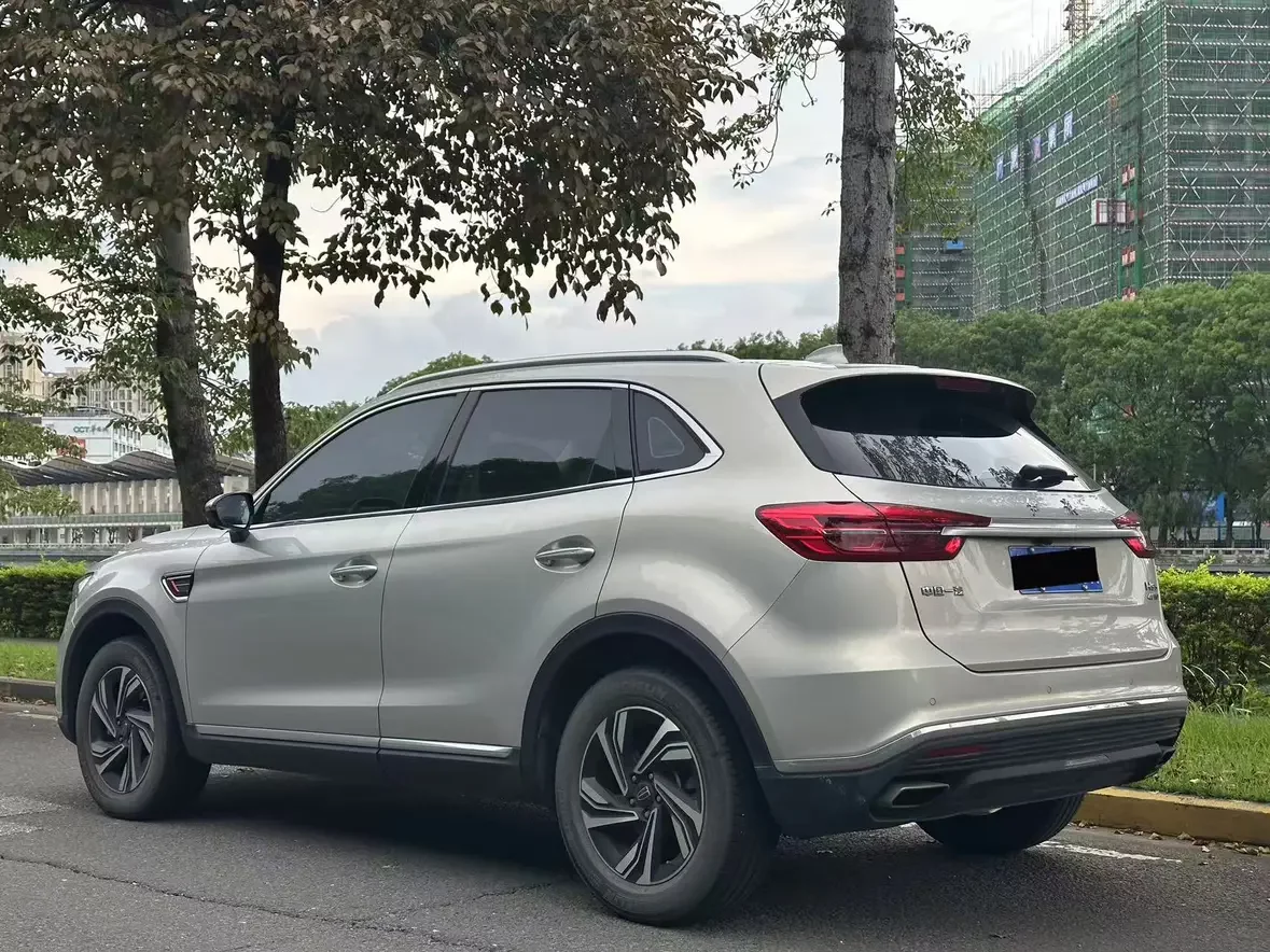 Hongqi HS5