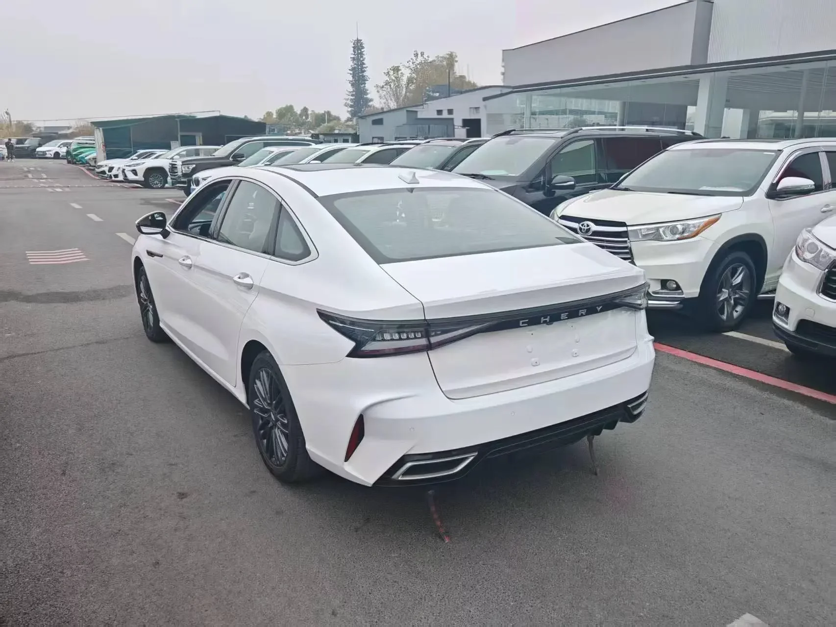 Chery Arrizo 8
