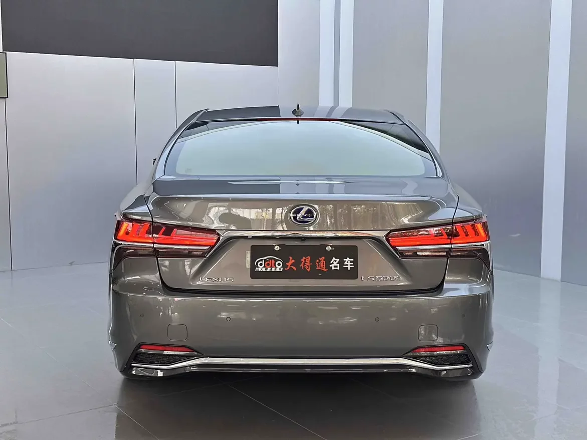 Lexus LS