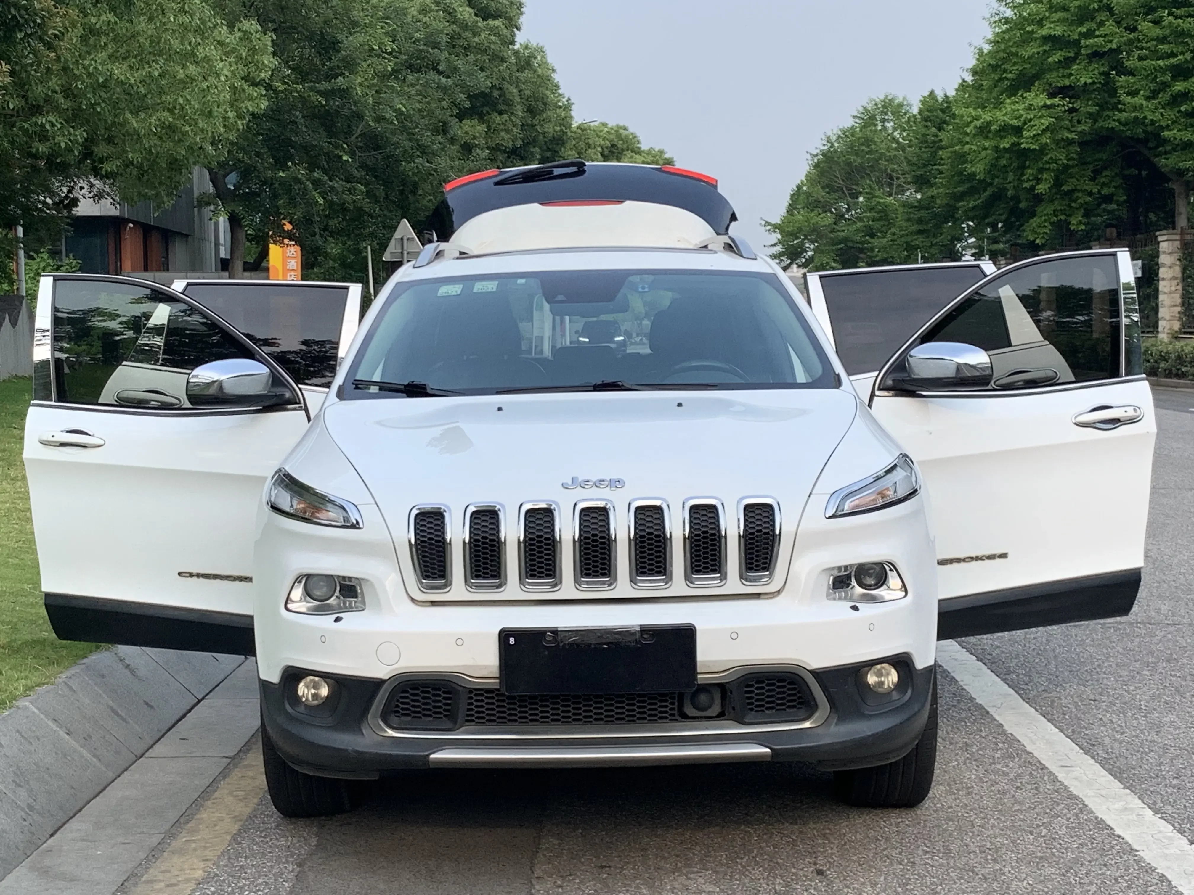 Jeep Cherokee  из Китая