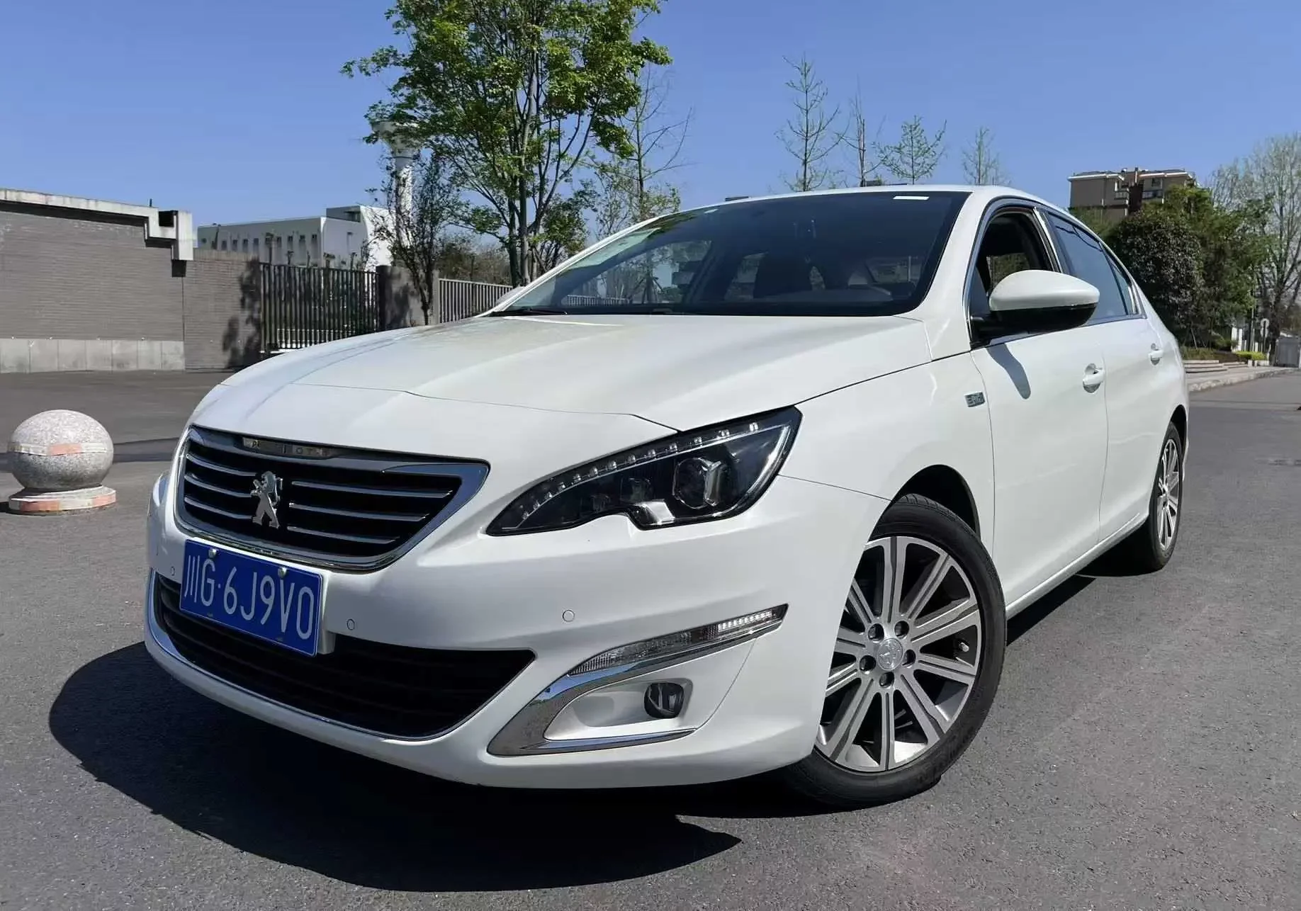 Peugeot 408