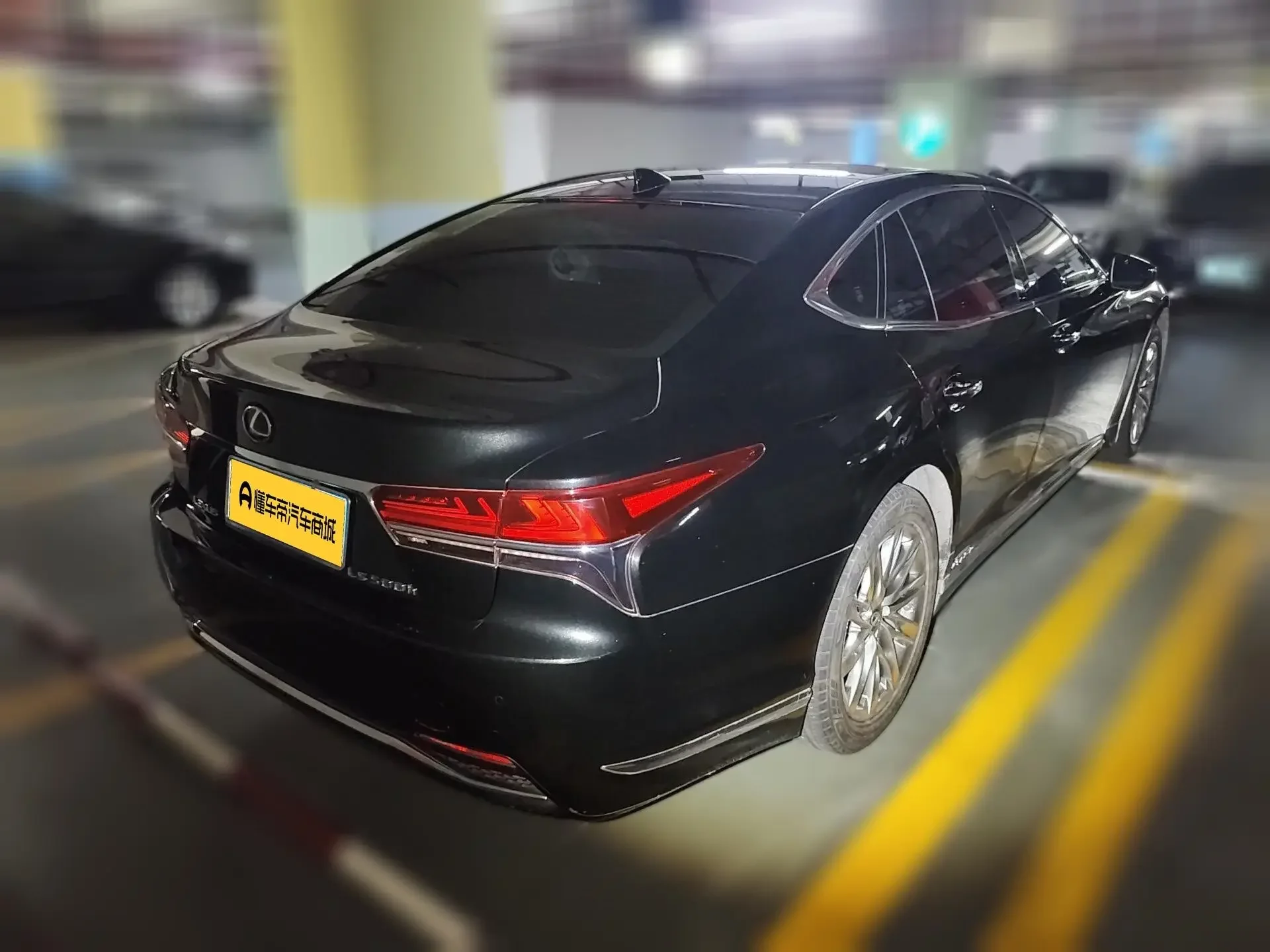 Lexus LS