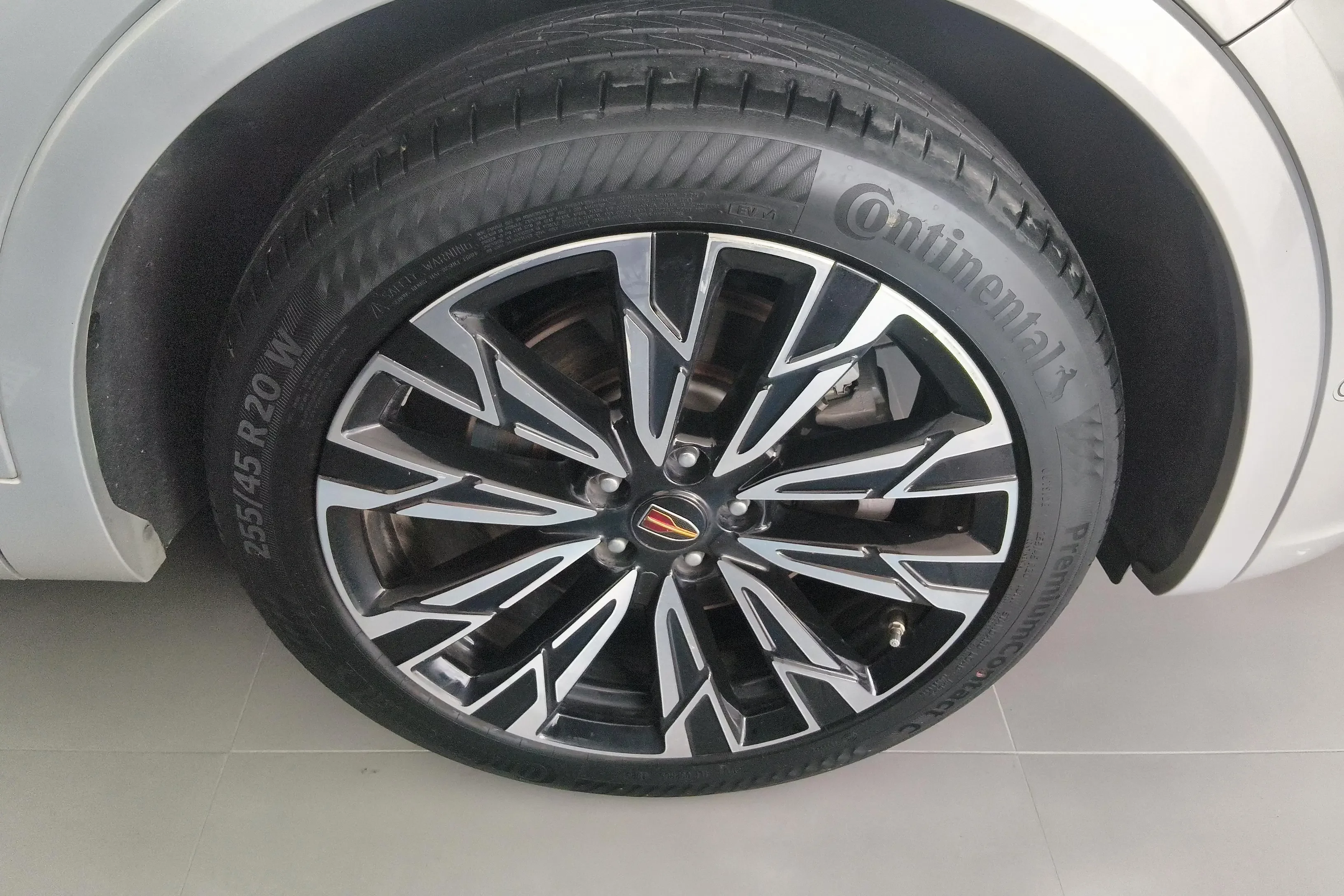 Hongqi HS5