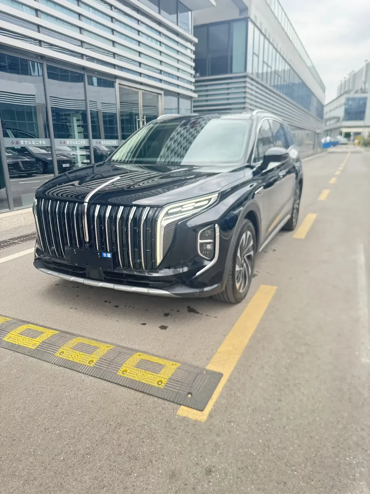 Hongqi HS7 PHEV