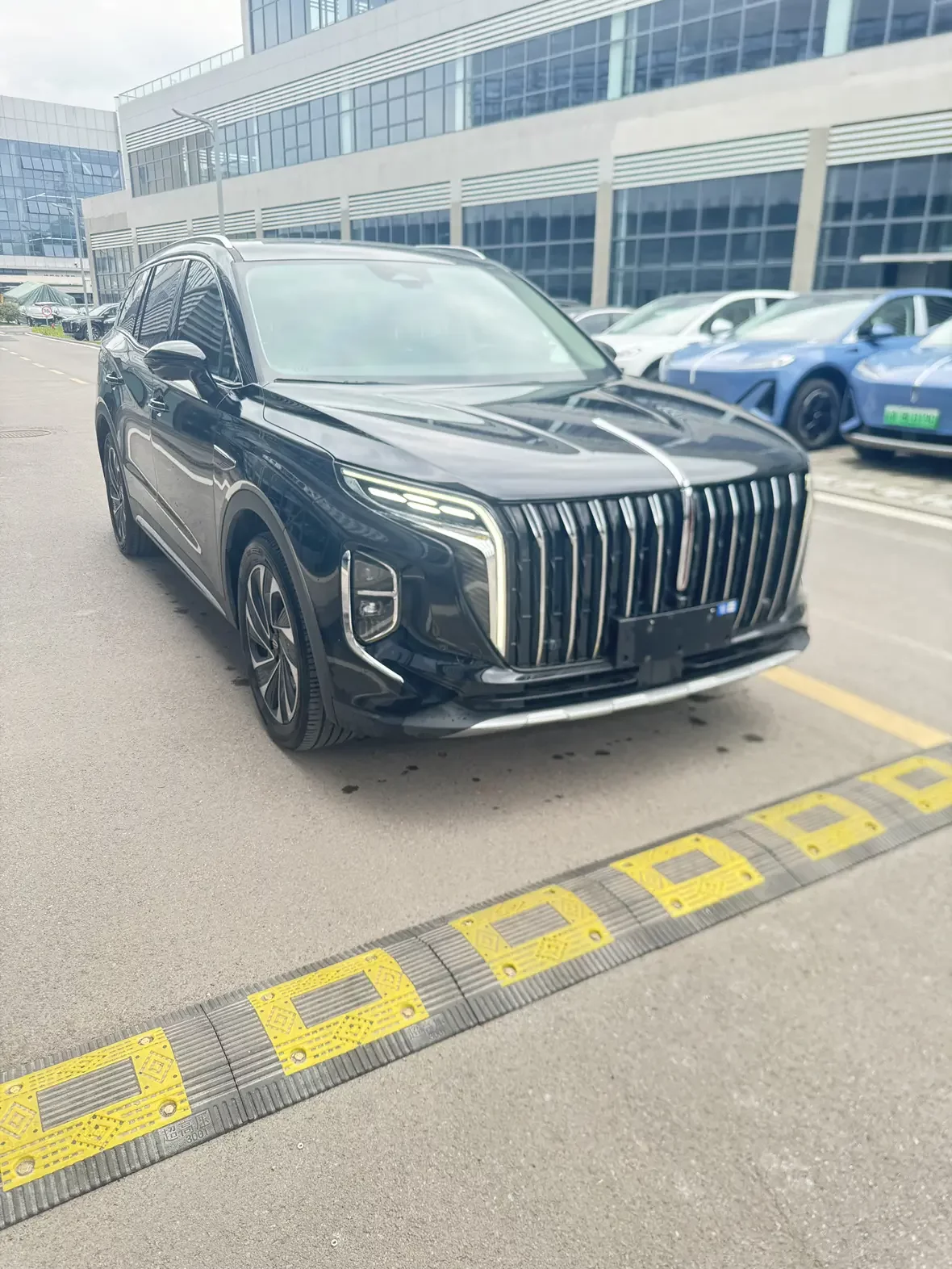 Hongqi HS7 PHEV