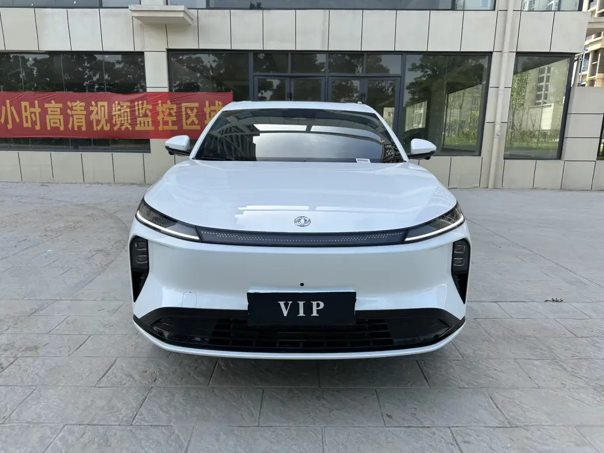 Dongfeng Fengshen L8 PHEV
