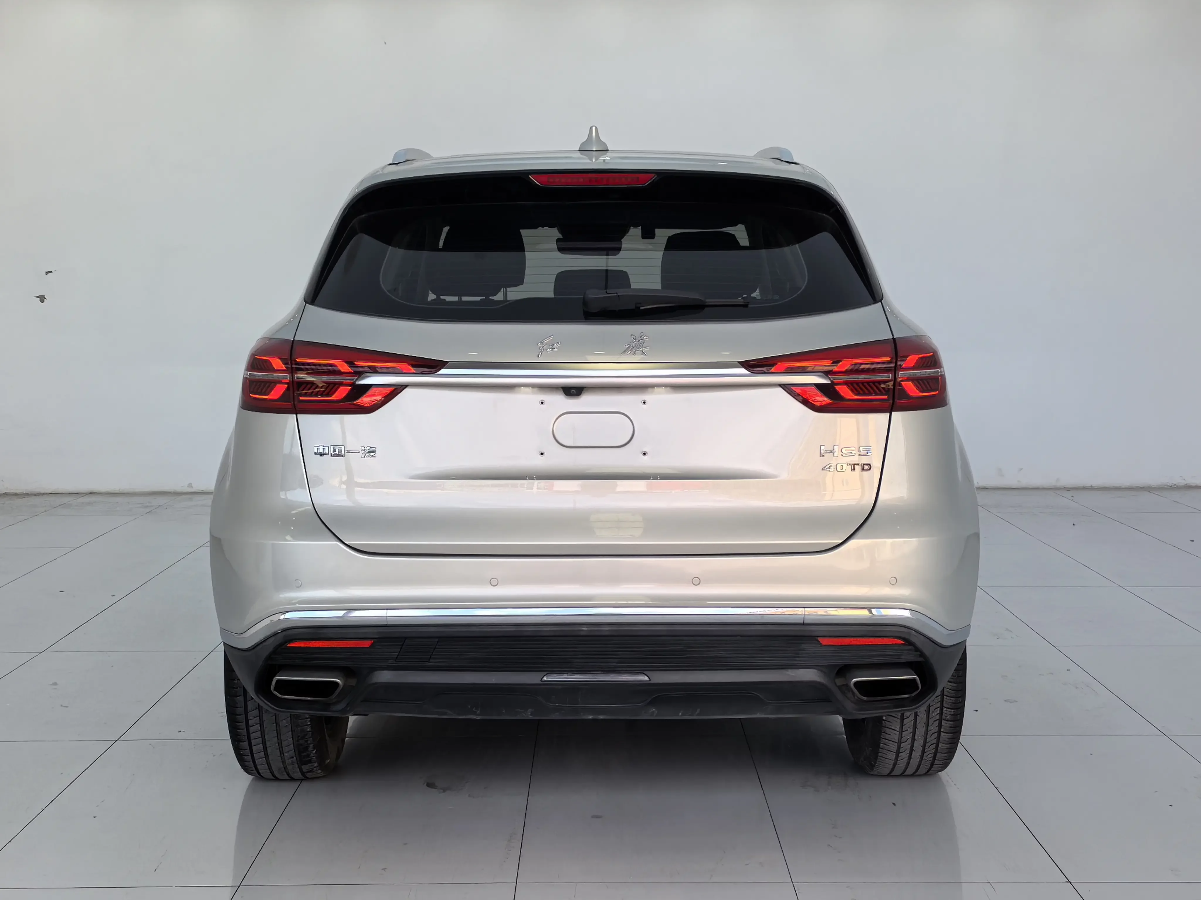 Hongqi HS5