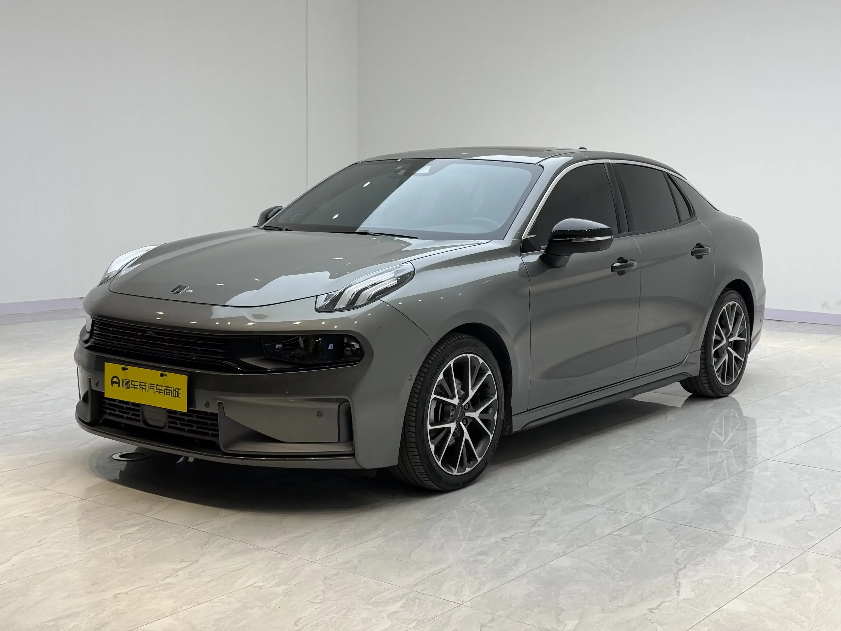 Lynk & Co 03