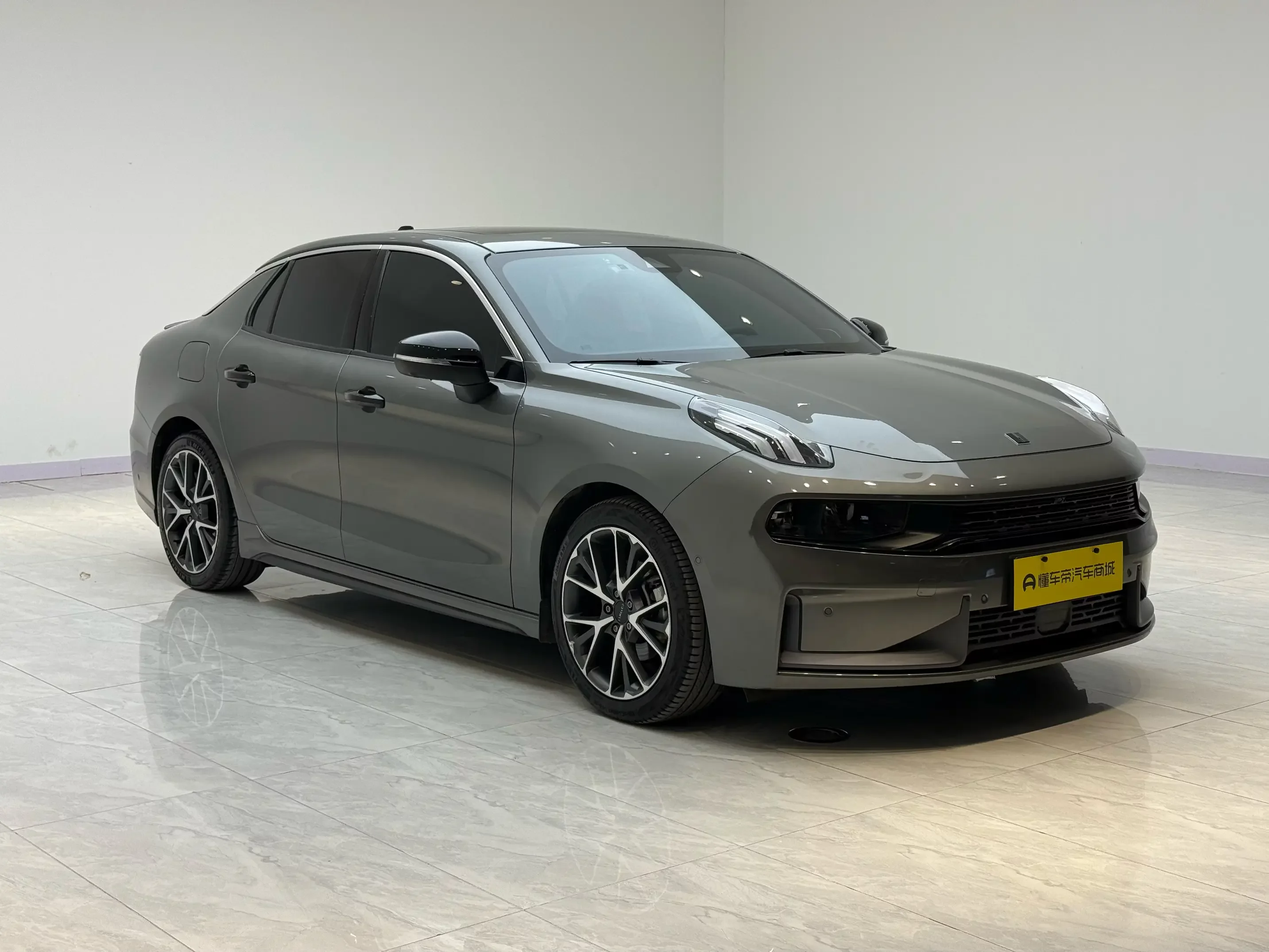 Lynk & Co 03