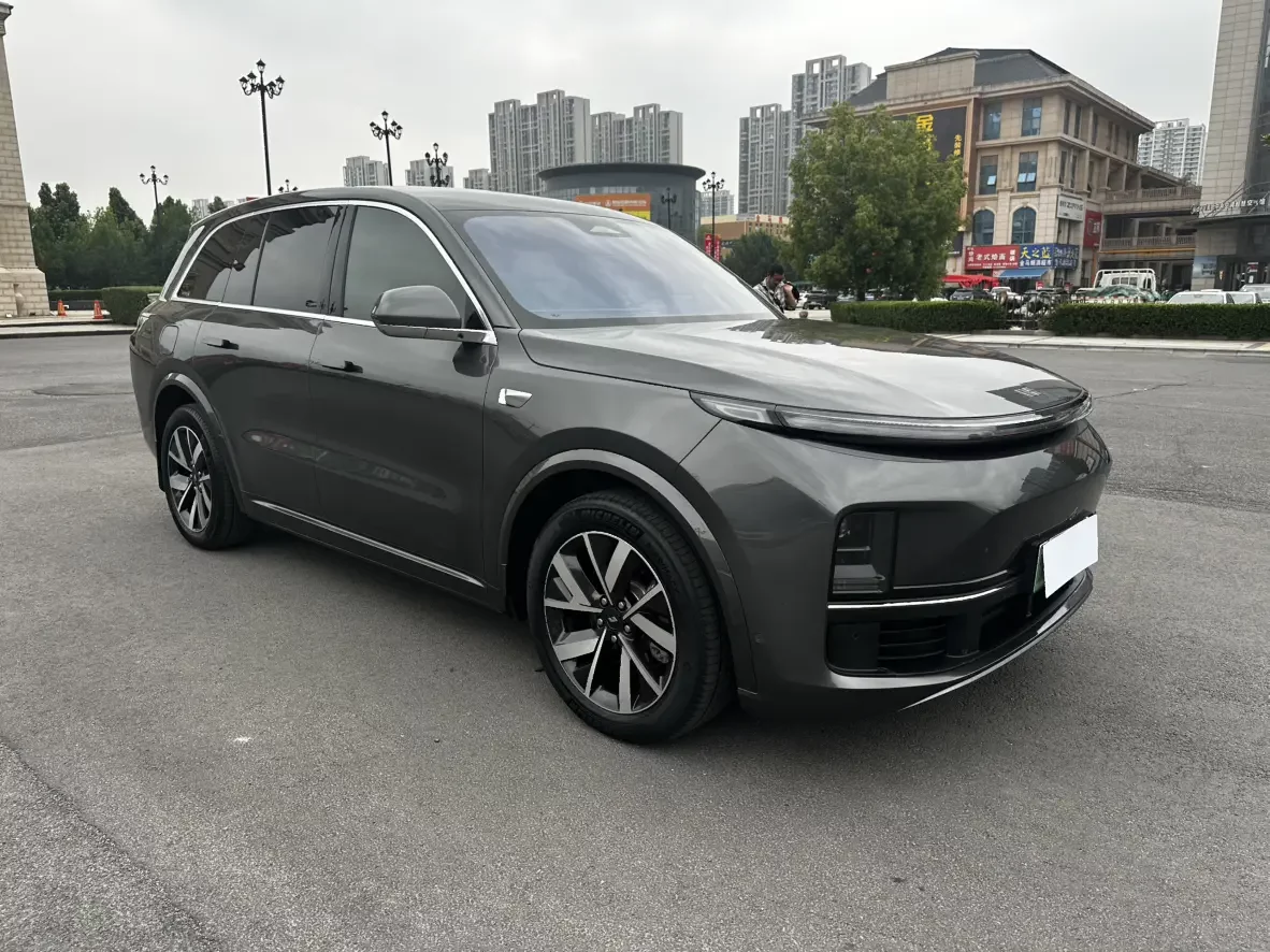 Lixiang L8