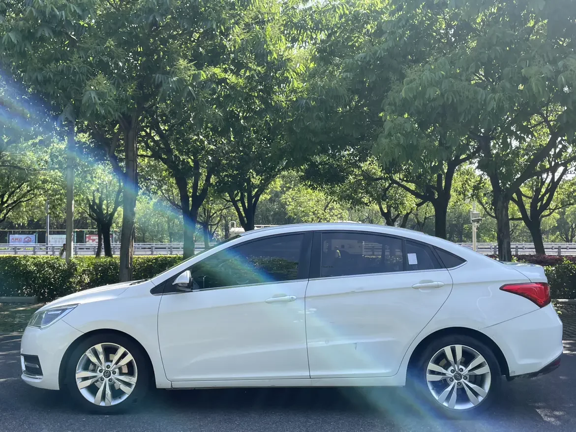 Chery Arrizo 5