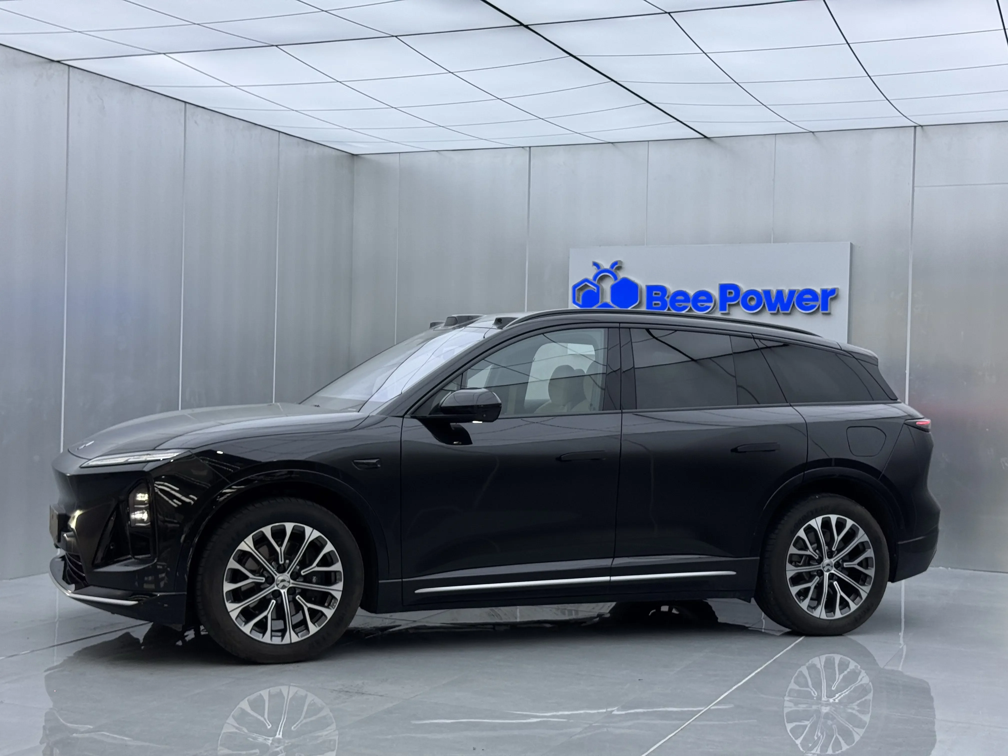 NIO ES6