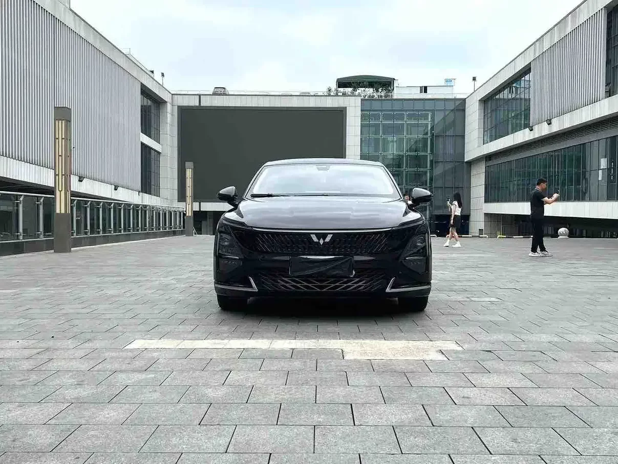 Wuling Starlight PHEV