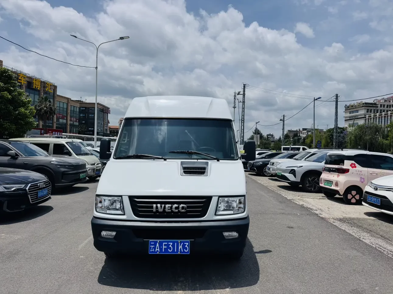 Iveco proud