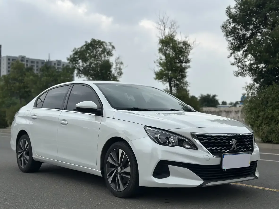 Peugeot 408