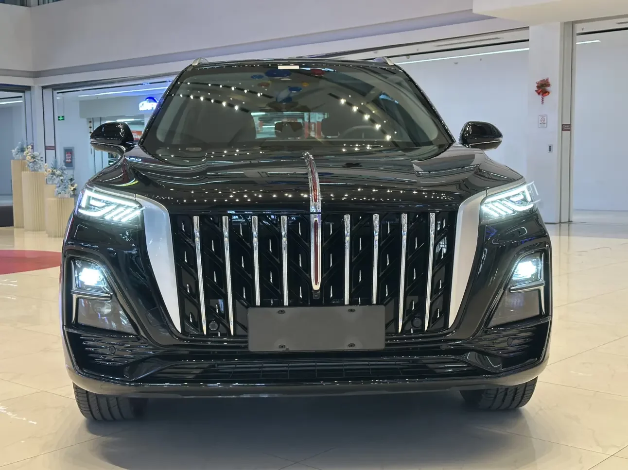 Hongqi HS5