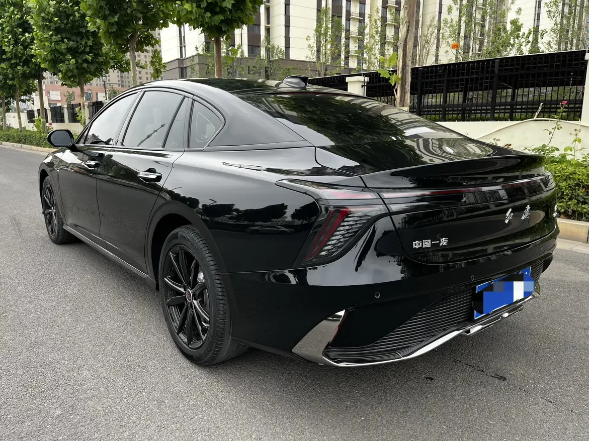 Hongqi H6