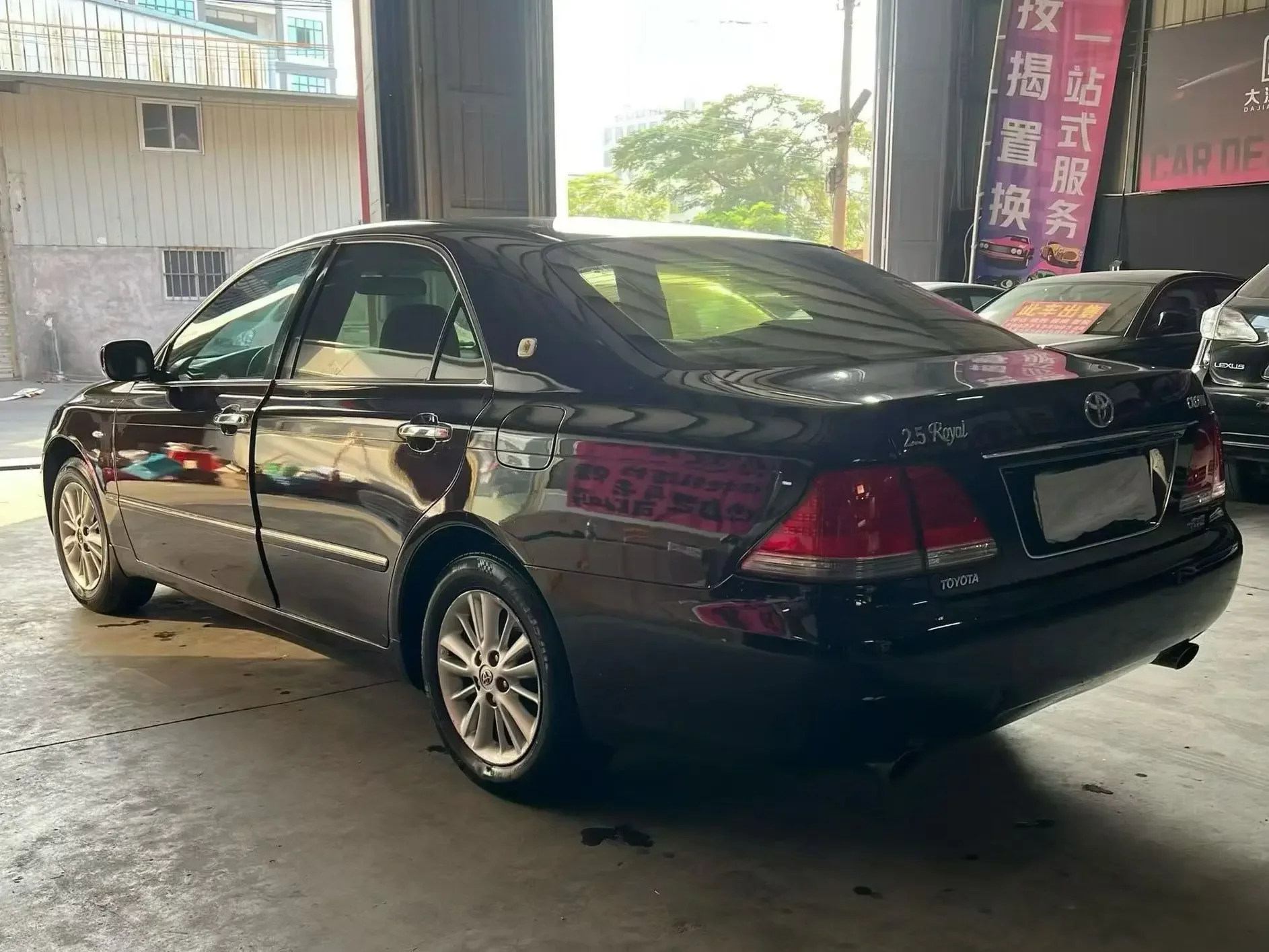Toyota crown