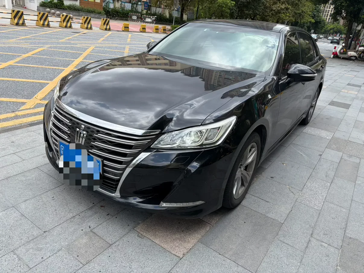 Toyota crown