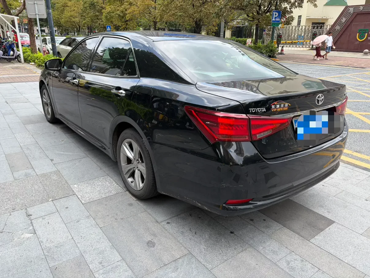 Toyota crown