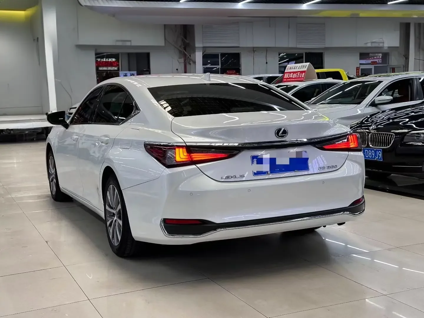 Lexus ES