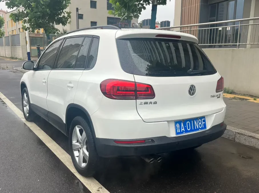 Volkswagen Tiguan (Tharu)
