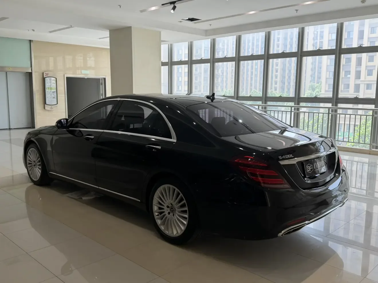 Mercedes-Benz S Class