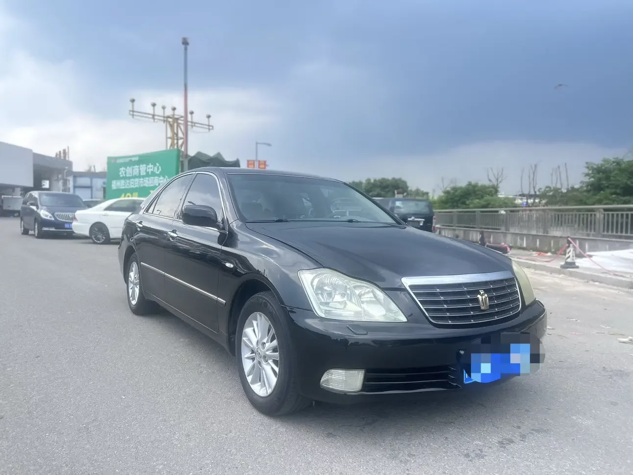 Toyota crown